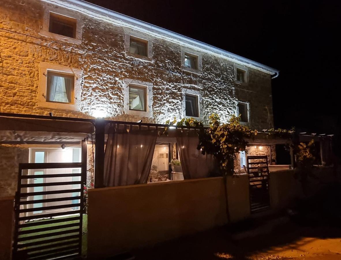 Vela & Vega Apartamento Višnjan Exterior foto