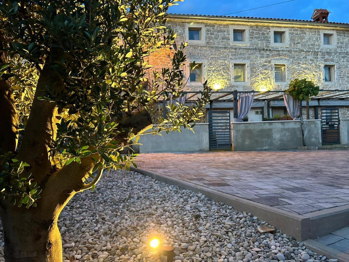 Vela & Vega Apartamento Višnjan Exterior foto